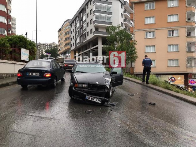 Trabzon'da kaza, servis aracı devrildi 4