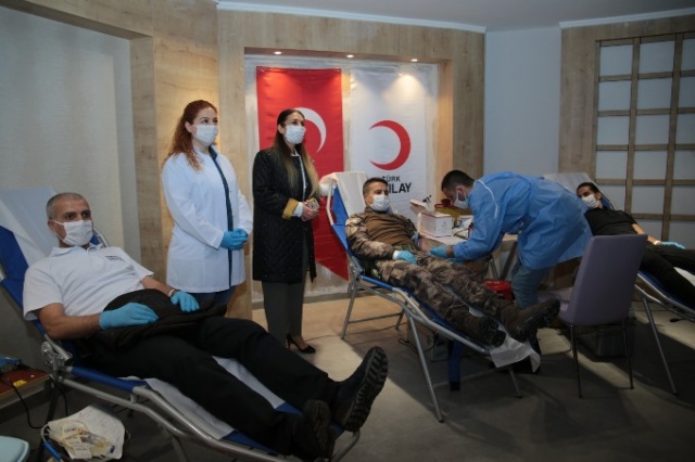 Trabzon Emniyeti'nden kan bağışı 14