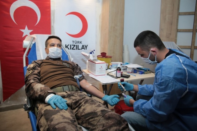 Trabzon Emniyeti'nden kan bağışı 16