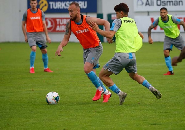 Trabzonspor Hüseyin Cimşir yönetiminde taktik çalışması yaptı. 21