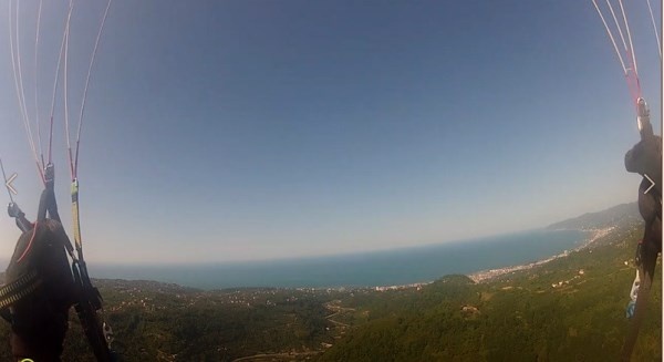 Trabzon'da paraşütle 45 km uçtu 5