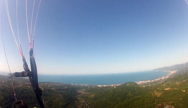 Trabzon'da paraşütle 45 km uçtu 7