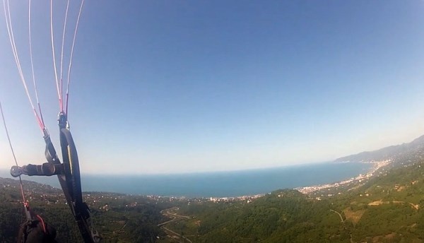 Trabzon'da paraşütle 45 km uçtu 6