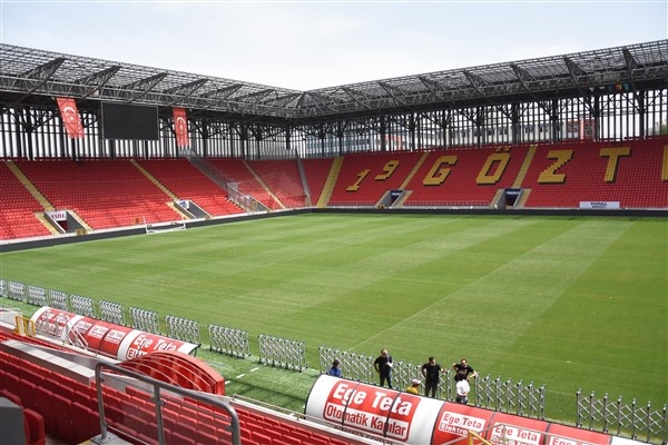 Trabzonspor maçı için stadı böyle hazırladılar 11