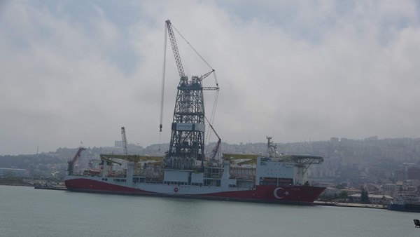 Fatih Sondaj Gemisi'nde kulelerin montajı beklenenden hızlı oldu, son kule de yerine yerleştirildi 3