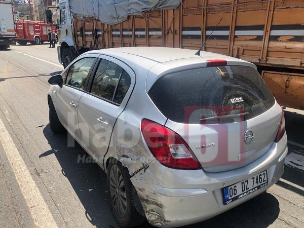 Trabzon’da zincirleme kaza! 4 araç birbirine girdi. Foto Haber. 6