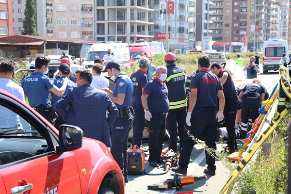 Trabzon Plakalı araç Rize'de kaza yaptı! Baba ve oğlu hayatını kaybetti 5