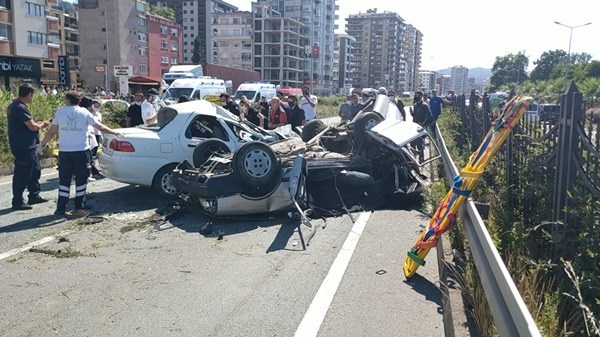 Trabzon Plakalı araç Rize'de kaza yaptı! Baba ve oğlu hayatını kaybetti. Foto Haber. 12