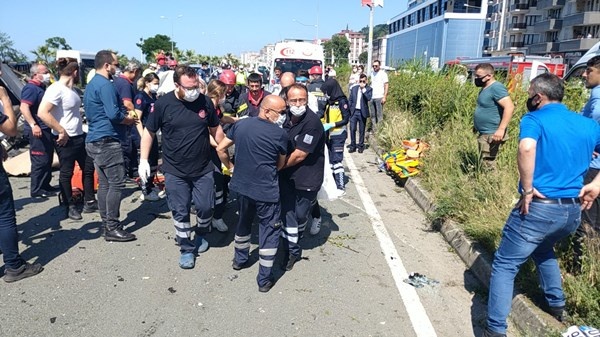 Trabzon Plakalı araç Rize'de kaza yaptı! Baba ve oğlu hayatını kaybetti. Foto Haber. 13