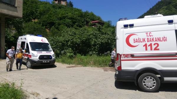 Trabzon'da otomobil dere yatağına yuvarlandı: 1'i ağır 2 yaralı 4