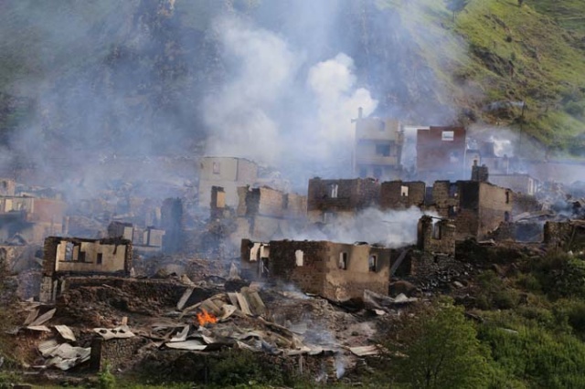 Vali Açıkladı! Artvin'e bir mahalle tamamen yandı 15