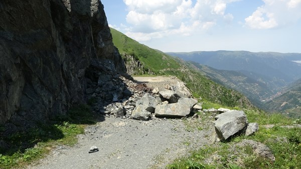 Trabzon'daki dünyanın en tehlikeli yolu ulaşıma açılmayı bekliyor 11