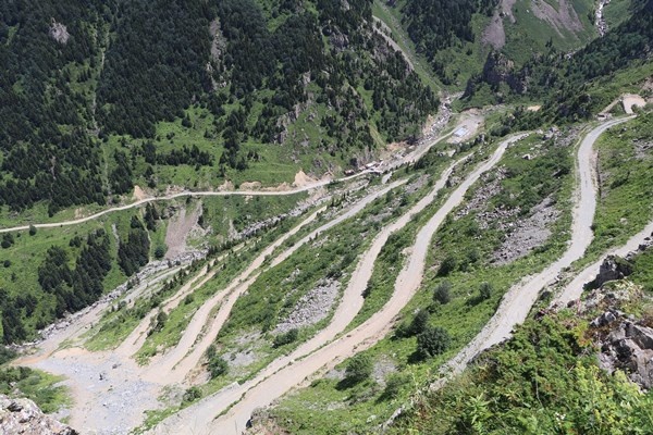 Trabzon'daki dünyanın en tehlikeli yolu ulaşıma açılmayı bekliyor 12