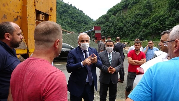Trabzon'da 15 işçi selden kıl payı kurtuldu 6
