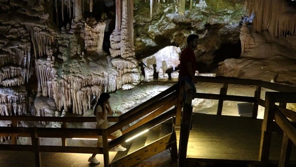 Karaca Mağarası ziyaretçi akınına uğruyor 15