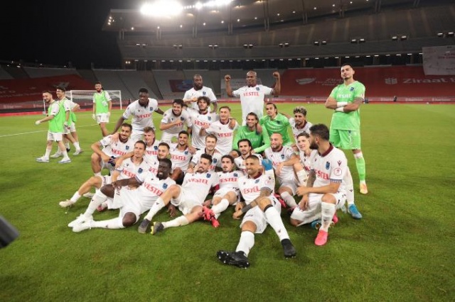 Trabzonspor'un Kupa Zaferi zafer gecesinden kareler 8