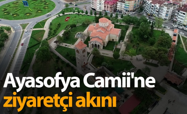 Trabzon Ayasofya Camii'ne ziyaretçi akını 1