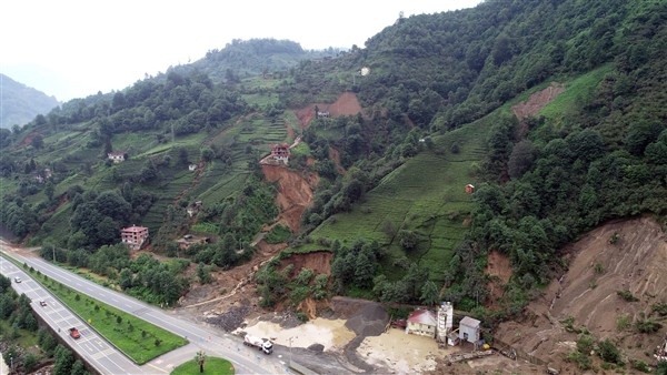 Trabzon'daki heyelanın hasarı gün ağırınca ortaya çıktı 6