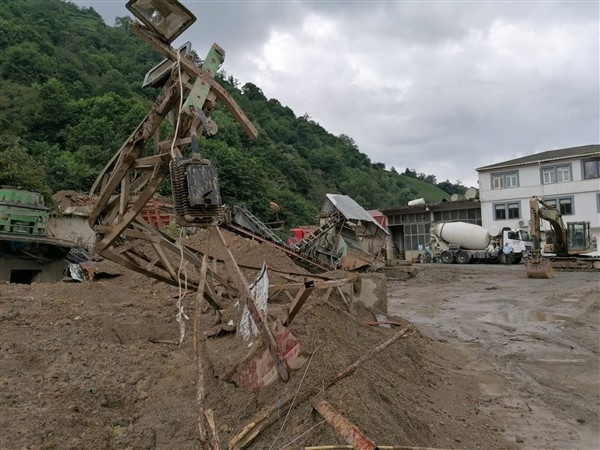 Trabzon'daki heyelanın hasarı gün ağırınca ortaya çıktı 5