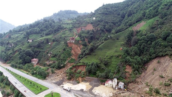 Trabzon'daki heyelanın hasarı gün ağırınca ortaya çıktı 7