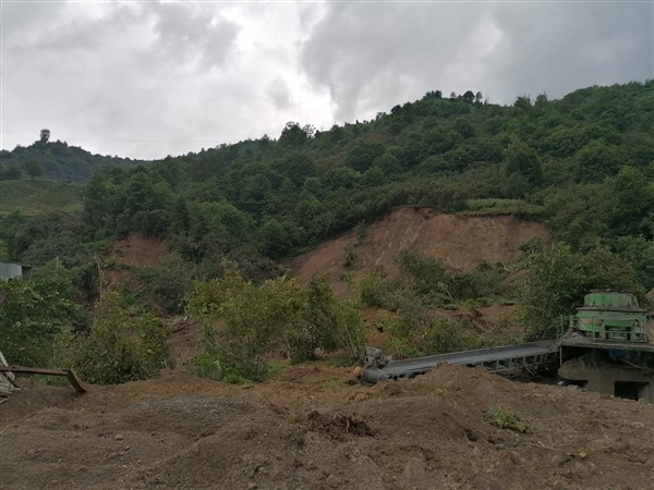 Trabzon'daki heyelanın hasarı gün ağırınca ortaya çıktı 9
