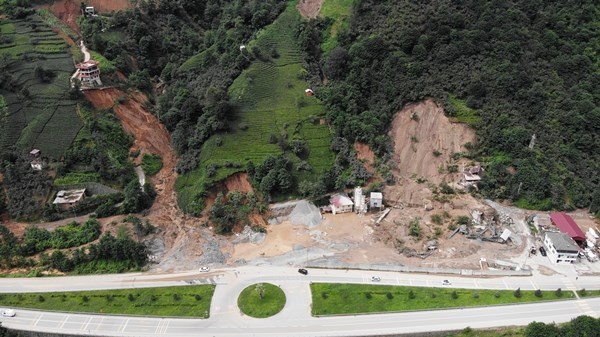 Trabzon'un Of ve Hayrat ilçelerindeki selden en fazla zararı çay bahçeleri gördü 3