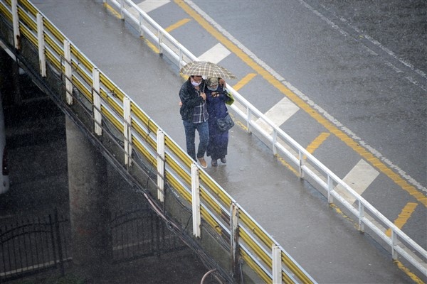 Trabzon'dan yağmur manzaraları! Poşetli önlem 5