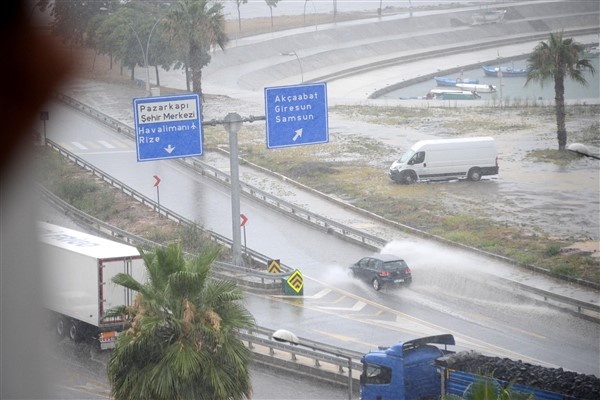 Trabzon'dan yağmur manzaraları! Poşetli önlem 6