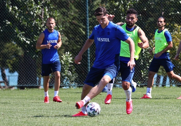 Trabzonspor Yeni sezon hazırlıklarını Mehmet Ali Yılmaz Tesisleri'nde sürdürüyor. 15