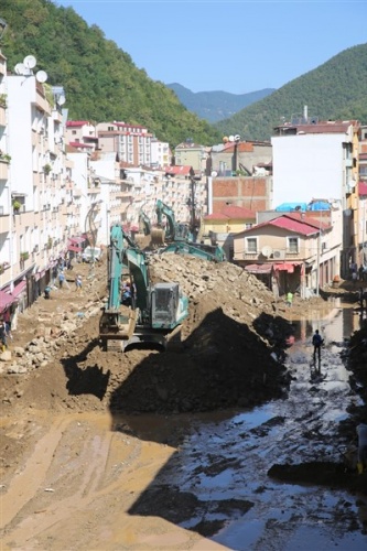 Giresun'daki sel felaketinin etkileri görüntülendi 8
