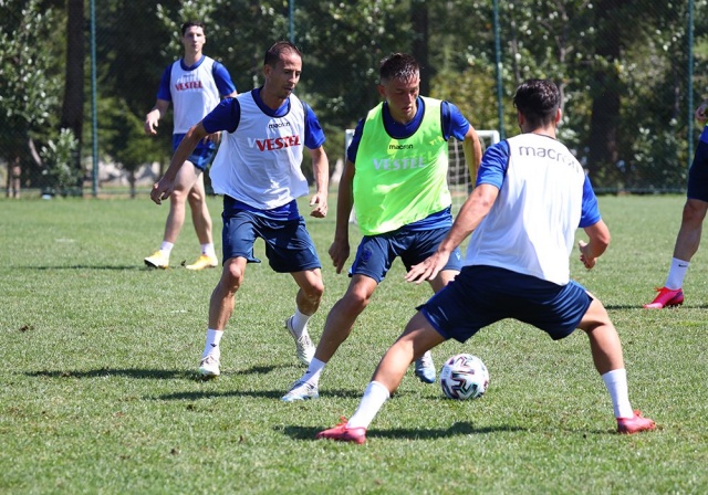 Trabzonspor'da hazırlıklar devam ediyor! Yıldız isim geri döndü 3