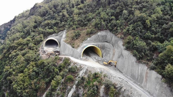 Trabzon'da Boztepe tünelinde kazı çalışması tamamlandı 8