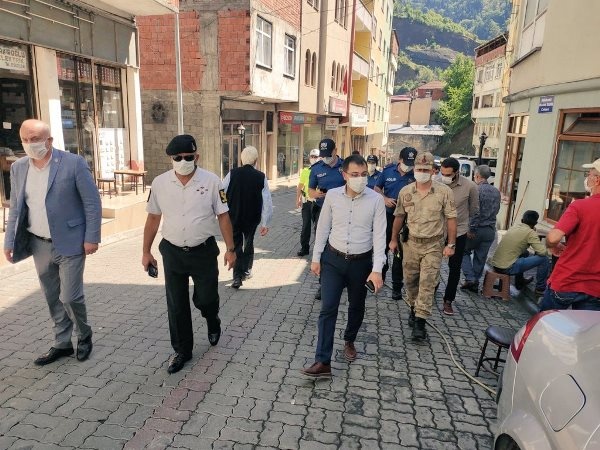 Trabzon’da 18 ilçede eş zamanlı Koronavirüs denetimi 20