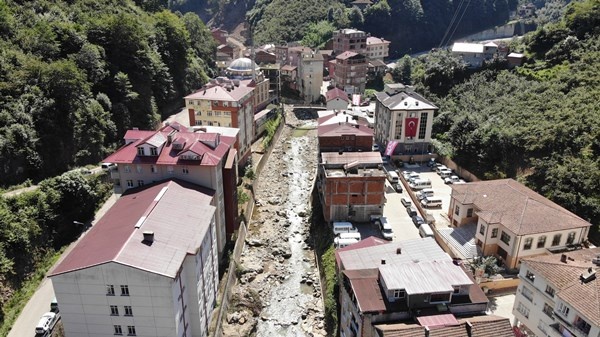 Trabzon'un Köprübaşı ilçesinde dereli korkusu 14