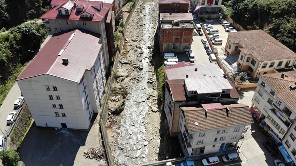 Trabzon'un Köprübaşı ilçesinde dereli korkusu 4