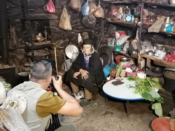Trabzon'da yaylada tek başına yaşayan ‘Robinson Nine’nin hayatı belgeselde 3