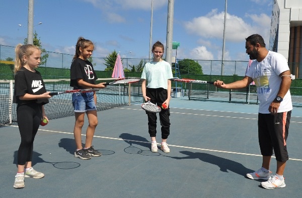 Trabzon'da çocuk ve gençlerden tenis kurslarına yoğun ilgi 4