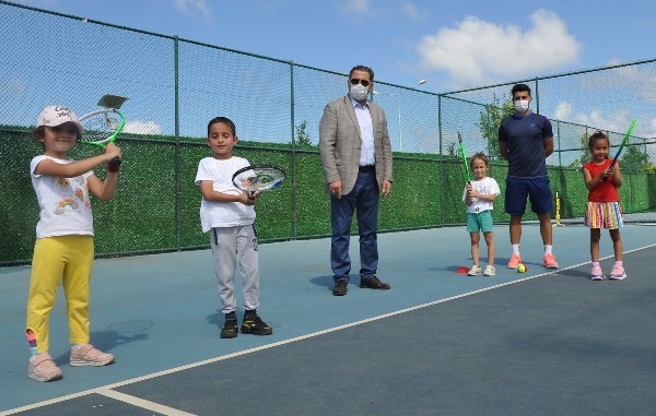 Trabzon'da çocuk ve gençlerden tenis kurslarına yoğun ilgi 9