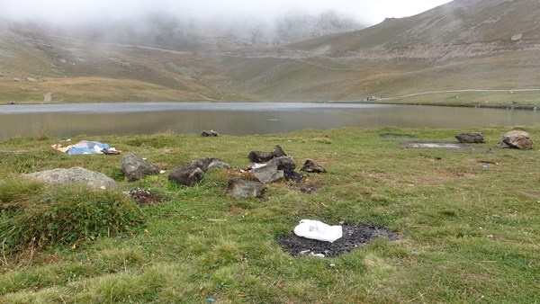 Trabzon'da 2 bin 740 rakımda bulunan Aygır Gölü’nü de kirletmeyi başardık! 2