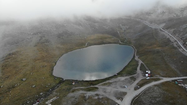 Trabzon'da 2 bin 740 rakımda bulunan Aygır Gölü’nü de kirletmeyi başardık! 12