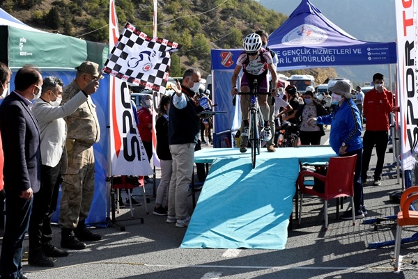 Türkiye Yol Bisikleti Yarışları tarihi İpek Yolu'nda başladı 7