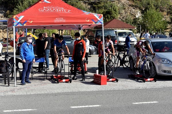 Türkiye Yol Bisikleti Yarışları tarihi İpek Yolu'nda başladı 16