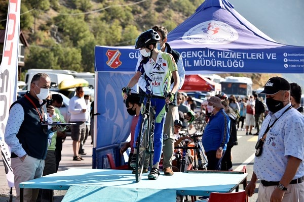 Türkiye Yol Bisikleti Yarışları tarihi İpek Yolu'nda başladı 15