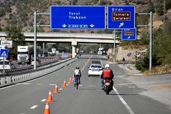 Türkiye Yol Bisikleti Yarışları tarihi İpek Yolu'nda başladı 14