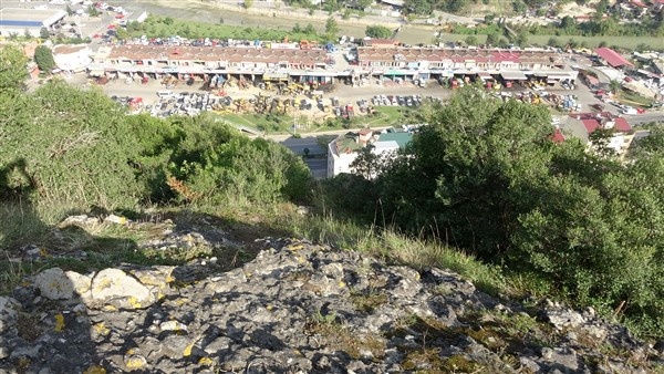 Kayalar yamaçtan koptu! Trabzon'da 10 ev boşaltıldı 9