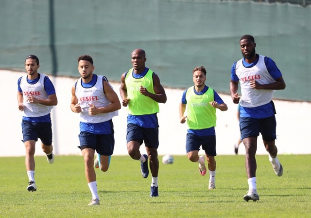 Trabzonspor'da Teknik Direktör Eddie Newton Fenerbahçe hazırlıklarına başladı 9