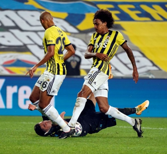 Spor yazarları Fenerbahçe Trabzonspor maçını değerlendirdi 13
