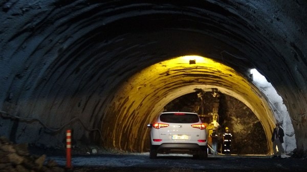 Avrupa'nın en uzunu olacak Zigana Tüneli'nin yüzde 76’sı tamamlandı 5