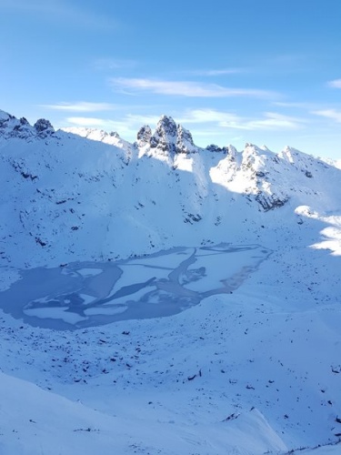 Karçal Dağı'nda göller ve akarsular buz tuttu 2