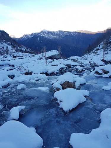 Karçal Dağı'nda göller ve akarsular buz tuttu. 5